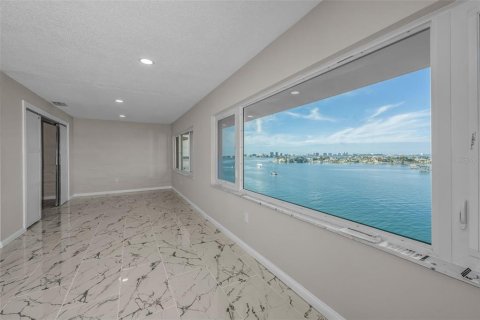 Copropriété à vendre à Belleair Bluffs, Floride: 2 chambres, 146.79 m2 № 2125087 - photo 14