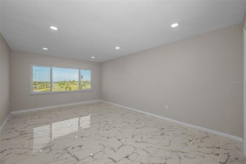 Copropriété à vendre à Belleair Bluffs, Floride: 2 chambres, 146.79 m2 № 2125087 - photo 21