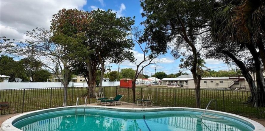 Condominio en Dania Beach, Florida, 1 dormitorio № 2193341