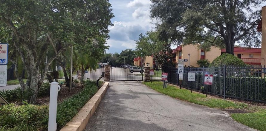 Condominio en Orlando, Florida, 1 dormitorio  № 1324868