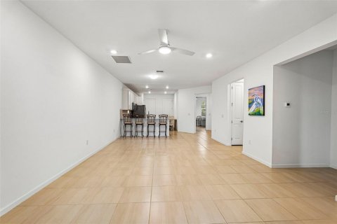 Купить виллу или дом в Энглвуд, Флорида 3 комнаты, 130.99м2, № 2361550 - фото 16