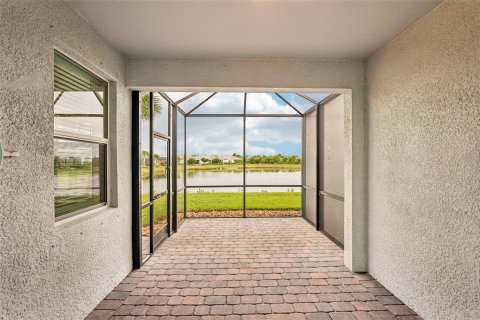 Купить виллу или дом в Энглвуд, Флорида 3 комнаты, 130.99м2, № 2361550 - фото 2