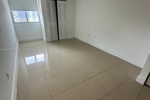 Copropriété à louer à Miami, Floride: 2 chambres, 78.78 m2 № 2343576 - photo 13