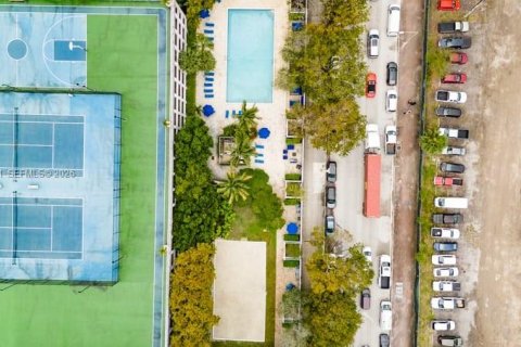 Copropriété à louer à Miami, Floride: 2 chambres, 78.78 m2 № 2343576 - photo 7