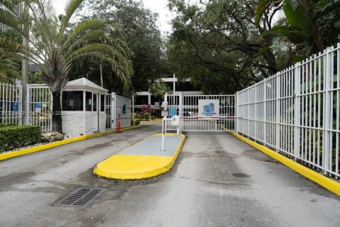 Copropriété à louer à Miami, Floride: 2 chambres, 78.78 m2 № 2343576 - photo 6