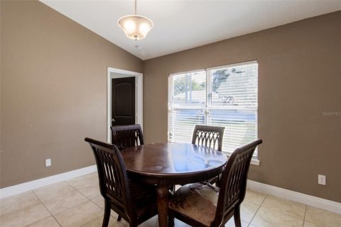 House in Saint Lucie, Florida 4 bedrooms, 172.98 sq.m. № 2431742 - photo 6