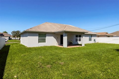 House in Saint Lucie, Florida 4 bedrooms, 172.98 sq.m. № 2431742 - photo 9