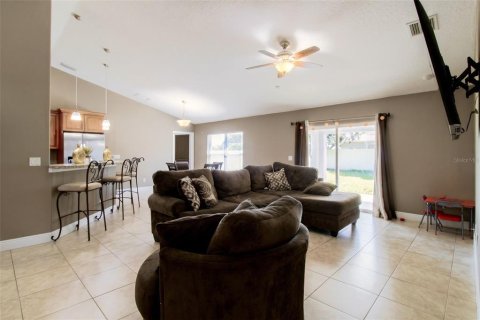 House in Saint Lucie, Florida 4 bedrooms, 172.98 sq.m. № 2431742 - photo 5