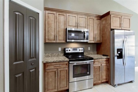 House in Saint Lucie, Florida 4 bedrooms, 172.98 sq.m. № 2431742 - photo 4