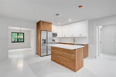 Купить виллу или дом в Форт-Лодердейл, Флорида 5 спален, 160.44м2, № 2002230 - фото 12