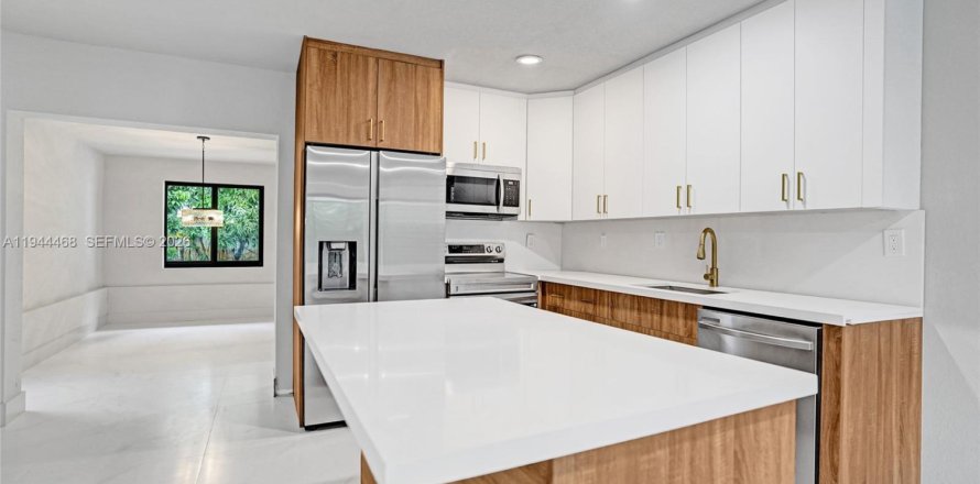 Дом в Форт-Лодердейл, Флорида 5 спален, 160.44м2 № 2002230