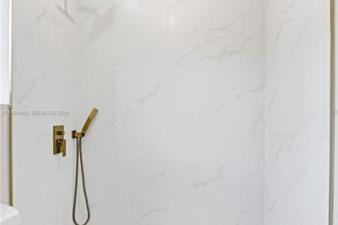 Купить виллу или дом в Форт-Лодердейл, Флорида 5 спален, 160.44м2, № 2002230 - фото 27