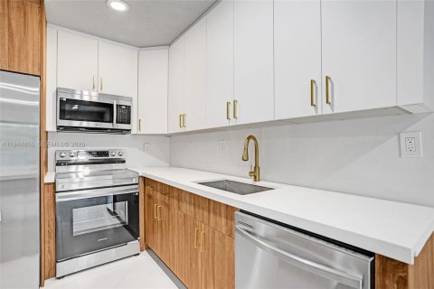 Купить виллу или дом в Форт-Лодердейл, Флорида 5 спален, 160.44м2, № 2002230 - фото 16