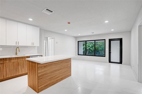 Купить виллу или дом в Форт-Лодердейл, Флорида 5 спален, 160.44м2, № 2002230 - фото 17