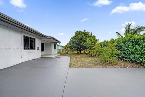 Купить виллу или дом в Форт-Лодердейл, Флорида 5 спален, 160.44м2, № 2002230 - фото 8