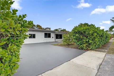 Купить виллу или дом в Форт-Лодердейл, Флорида 5 спален, 160.44м2, № 2002230 - фото 5