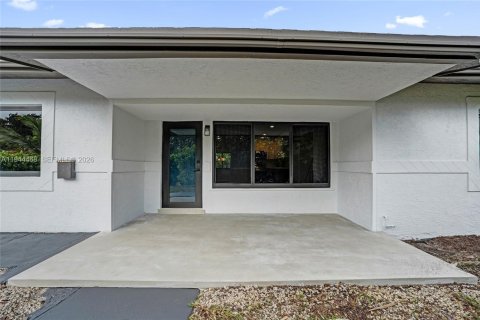 Купить виллу или дом в Форт-Лодердейл, Флорида 5 спален, 160.44м2, № 2002230 - фото 7