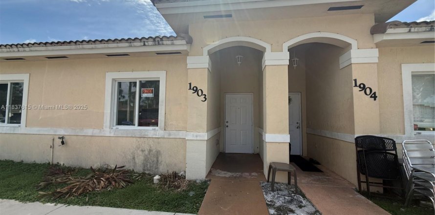 Condo in Homestead, Florida, 3 bedrooms № 1888791