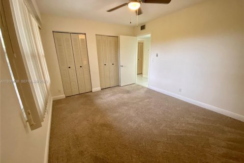 Снять в аренду кондоминиум в Пемброк-Пайнс, Флорида 1 спальня, 78.04м2, № 1990652 - фото 12