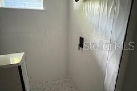 Casa en venta en Orlando, Florida, 4 dormitorios, 155.61 m2 № 1917660 - foto 8