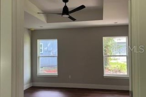 Casa en venta en Orlando, Florida, 4 dormitorios, 155.61 m2 № 1917660 - foto 2