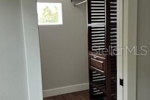 Casa en venta en Orlando, Florida, 4 dormitorios, 155.61 m2 № 1917660 - foto 4