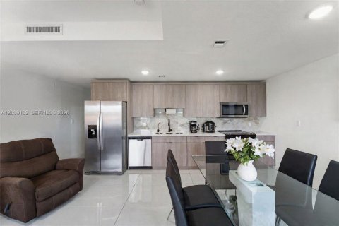 Touwnhouse à vendre à Homestead, Floride: 4 chambres, 129.88 m2 № 2241978 - photo 7