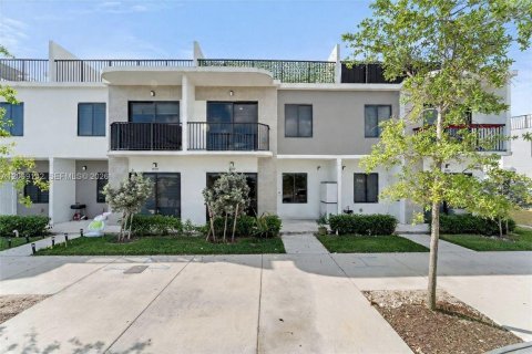 Adosado en Homestead, Florida 4 dormitorios, 129.88 m2 № 2241978