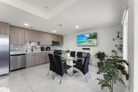 Touwnhouse à vendre à Homestead, Floride: 4 chambres, 129.88 m2 № 2241978 - photo 6