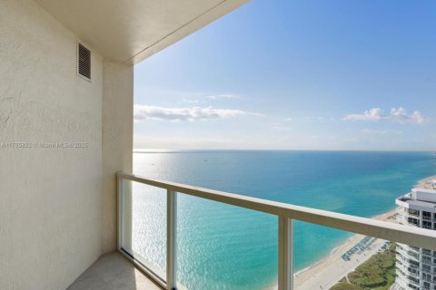 Condo in Sunny Isles Beach, Florida, 1 bedroom  № 1981176 - photo 29