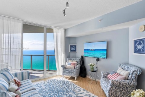 Condo in Sunny Isles Beach, Florida, 1 bedroom  № 1981176 - photo 3