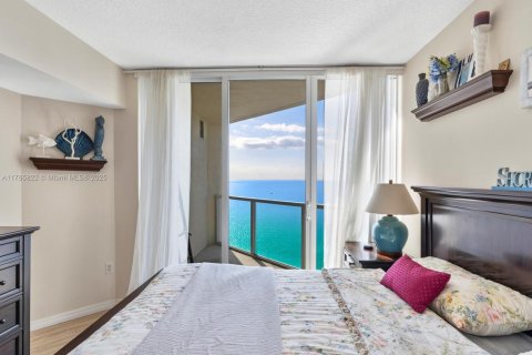 Condo in Sunny Isles Beach, Florida, 1 bedroom  № 1981176 - photo 26