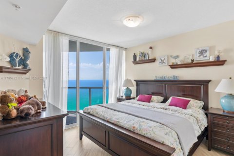 Condo in Sunny Isles Beach, Florida, 1 bedroom  № 1981176 - photo 22