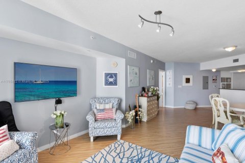 Condo in Sunny Isles Beach, Florida, 1 bedroom  № 1981176 - photo 7