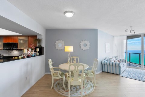 Condo in Sunny Isles Beach, Florida, 1 bedroom  № 1981176 - photo 13
