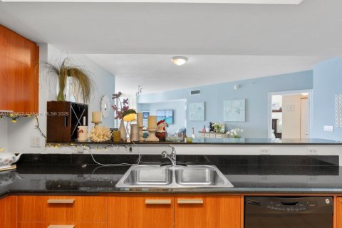 Condo in Sunny Isles Beach, Florida, 1 bedroom  № 1981176 - photo 19