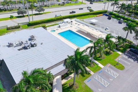 Купить кондоминиум в Делрей-Бич, Флорида 2 спальни, 106.65м2, № 2045949 - фото 28