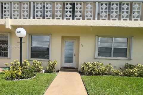 Кондоминиум с 2 спальнями в Делрей-Бич, Флорида № 2045949