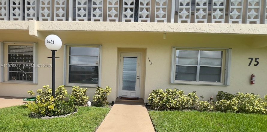 Кондоминиум с 2 спальнями в Делрей-Бич, Флорида № 2045949