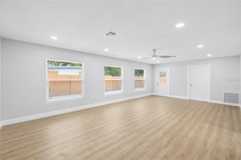 Villa ou maison à vendre à Saint Petersburg, Floride: 4 chambres, 176.51 m2 № 2284970 - photo 18