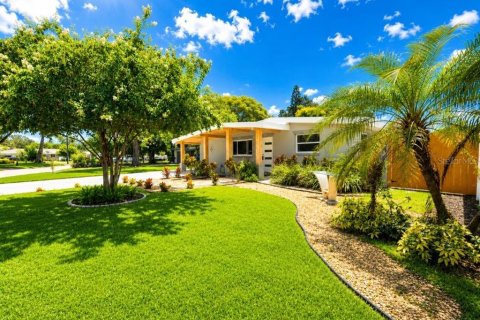Villa ou maison à vendre à Saint Petersburg, Floride: 4 chambres, 176.51 m2 № 2284970 - photo 3