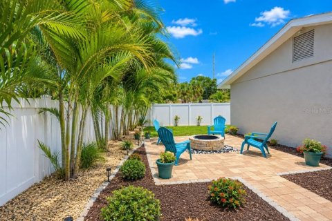 Villa ou maison à vendre à Saint Petersburg, Floride: 4 chambres, 176.51 m2 № 2284970 - photo 5