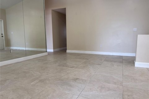 Villa ou maison à louer à Pembroke Pines, Floride: 3 chambres, 135.54 m2 № 2048778 - photo 5