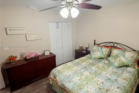 Condo in Coconut Creek, Florida, 2 bedrooms  № 1991573 - photo 9