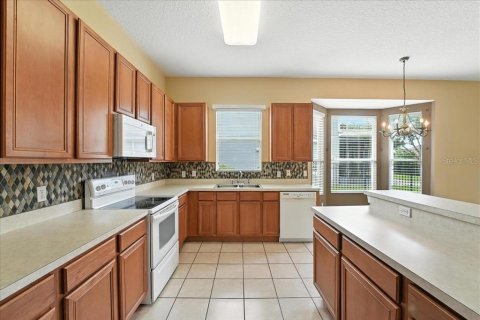 House in Oviedo, Florida 4 bedrooms, 208.84 sq.m. № 1850084 - photo 5