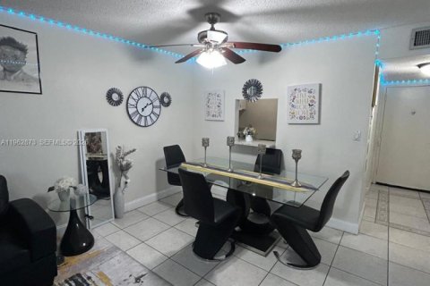 Copropriété à vendre à Deerfield Beach, Floride: 2 chambres, 88.26 m2 № 2031642 - photo 6