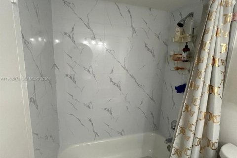 Copropriété à vendre à Deerfield Beach, Floride: 2 chambres, 88.26 m2 № 2031642 - photo 4