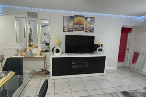 Copropriété à vendre à Deerfield Beach, Floride: 2 chambres, 88.26 m2 № 2031642 - photo 7