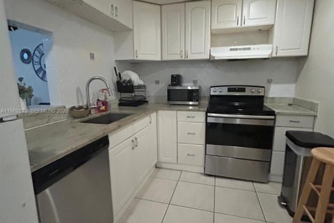 Copropriété à vendre à Deerfield Beach, Floride: 2 chambres, 88.26 m2 № 2031642 - photo 2