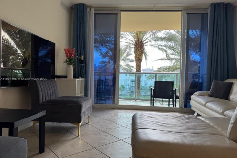 Condo in Hollywood, Florida, 1 bedroom  № 1949042 - photo 7